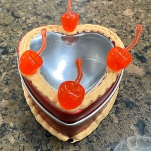 Mini metal fake cake tin